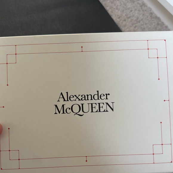Alexander McQueen 3 Boxes with corresponding dust bags - Picture 7 of 15